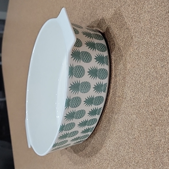 Grace Porcelain Pineapple Casserole Dish!! - Picture 3 of 10